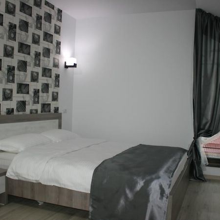 Riana Hotel Adjud Exterior photo