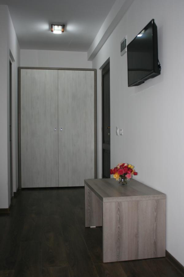 Riana Hotel Adjud Exterior photo