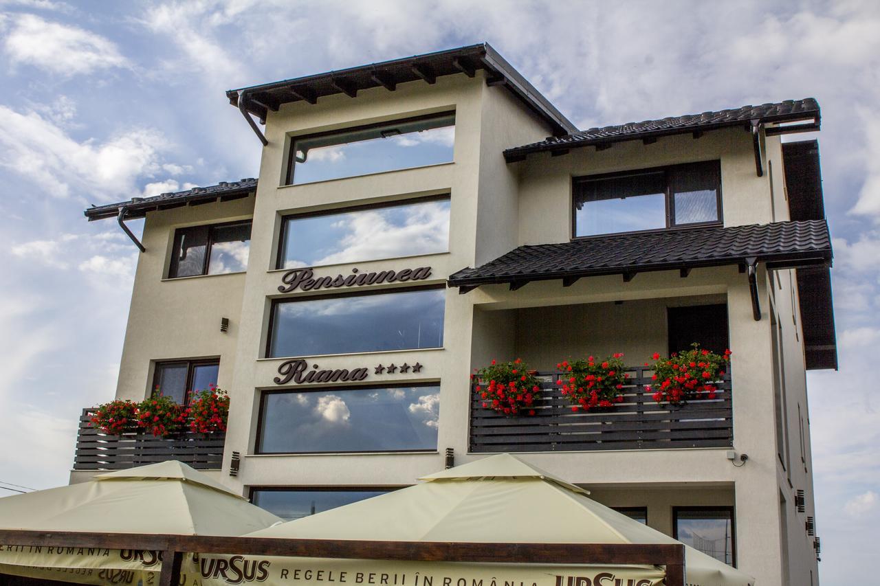 Riana Hotel Adjud Exterior photo